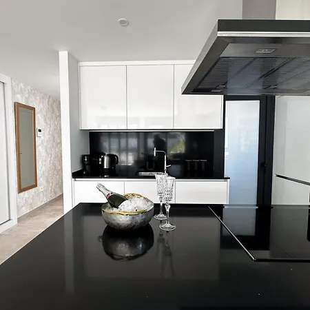 Апартаменти Golden View Atalaya